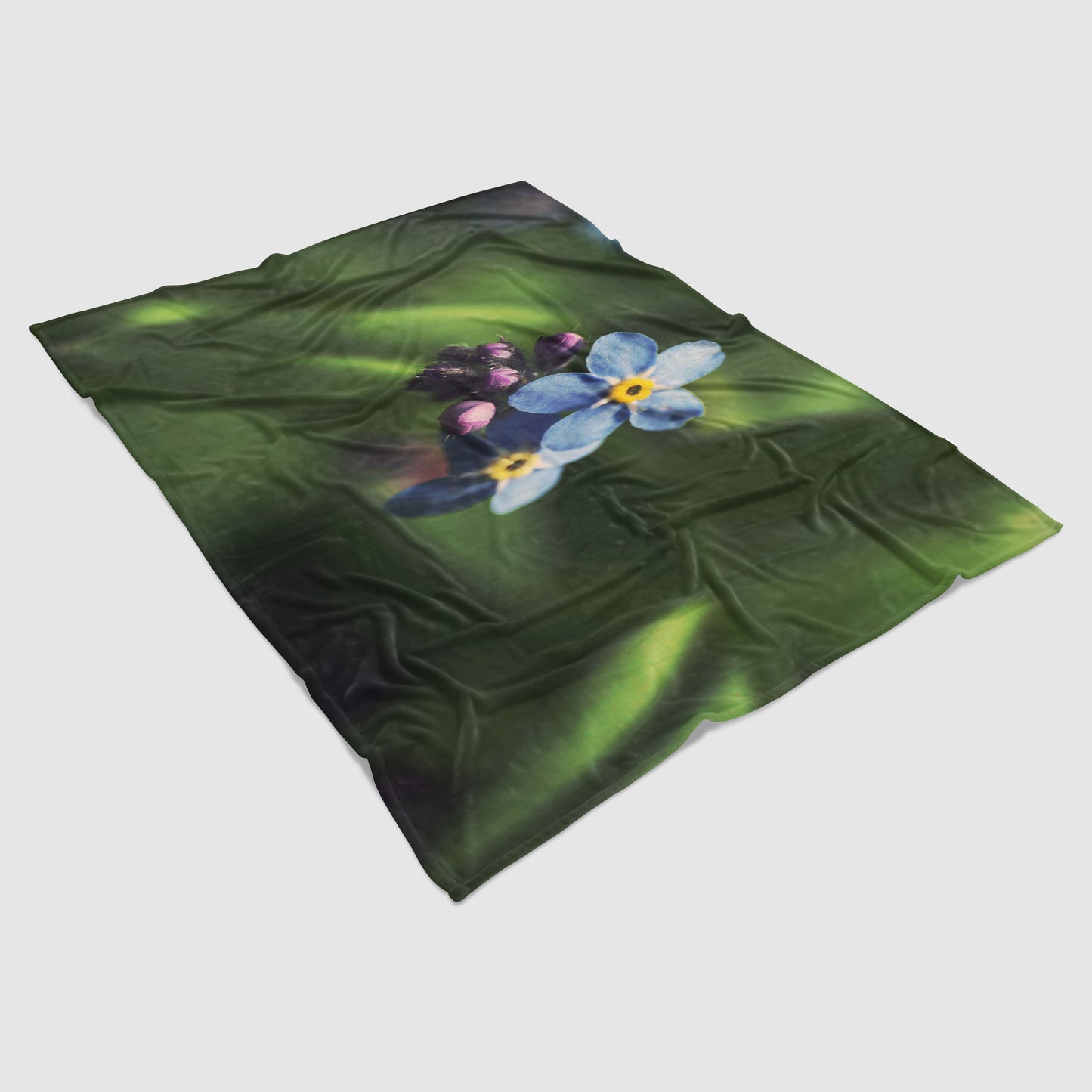 Lightweight fleece blanket with macro floral photo print - Soothing tones - Cute little flower