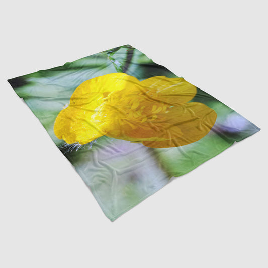 Lightweight fleece blanket with floral photo print - Realistic wild flowers